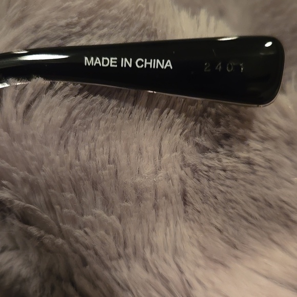 Longchamp Paris Black Cat-Eye Sunglasses Brand New in Case main image 6